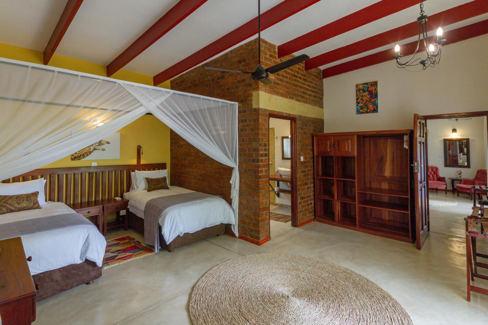 The Courtney Lodge Victoria Falls Esterno foto