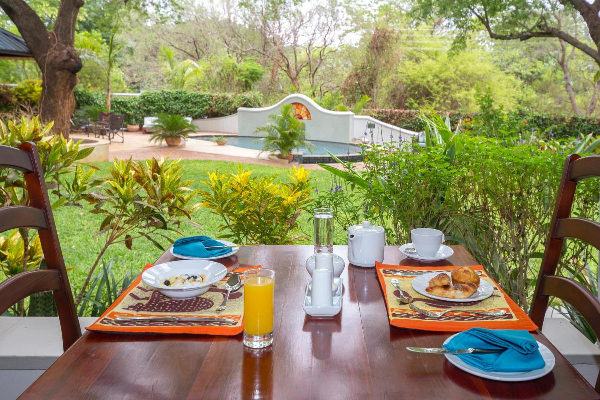 The Courtney Lodge Victoria Falls Esterno foto